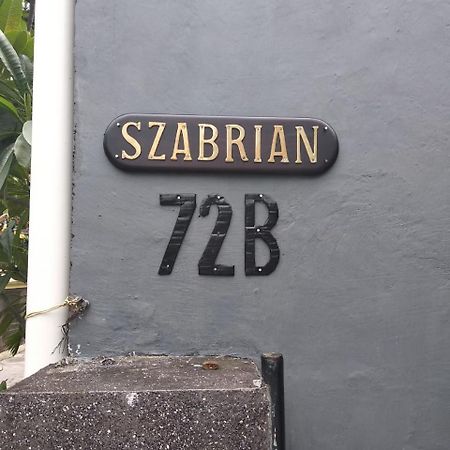 Szabrian Hostel 덴파사르 외부 사진